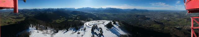 Vom Schafberg, über die Stadt Salzburg in die Bayerische und Tennengauer Alpen: der Panoramablick vom Gaisberg. | Foto: Verein Gaisberg.Aktiv / Panomax