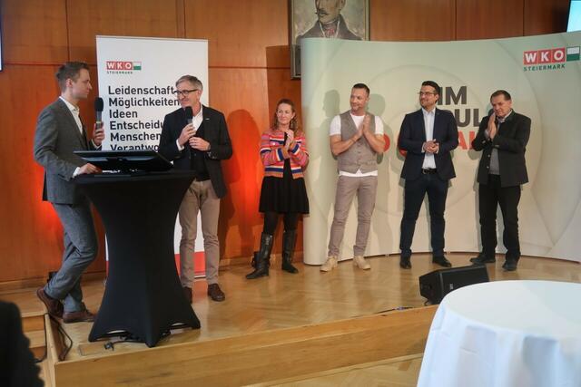 Im Gespräch mit Moderator Mathias Pascottini: WK-Präsident Josef Herk, Beate Riegler, Martin Hintsteiner, Enzo Zadra und Hannes Merl | Foto: KK