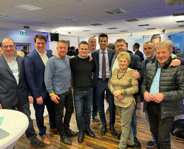 Hans-Jürgen Mader, David Otzlberger, Jürgen Schneider, Andreas Bors, Alexander Maurer, Udo Landbauer, Andreas Spanring, Melitta Linzberger, Heinrich Pegler und Walter Högl. | Foto: A.Bors