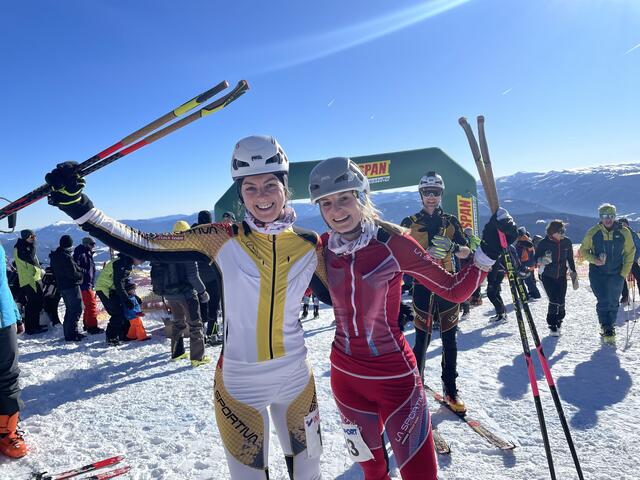 Bei den Damen (Senior weiblich) liefen Katharina Fischer (Jg. 1995) und Linda Wilhelmstätter (Jg. 1997) gleichzeitig als Erste durch das Ziel. | Foto: Peter J. Wieland