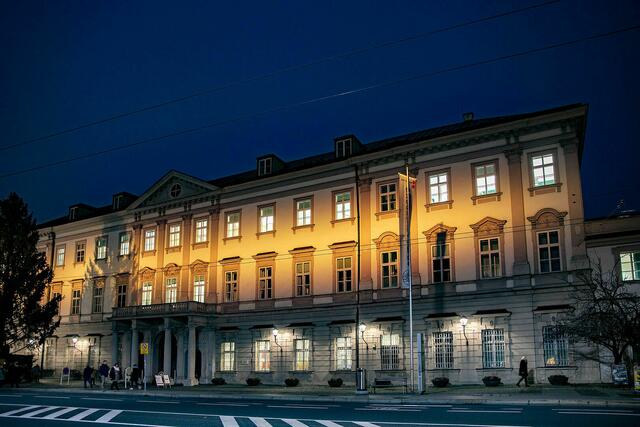 Mehrere Amtsräume im Schloss Mirabell standen laut mehrerer Medienberichte unter Wasser. 
 | Foto: Stadt Salzburg/wildbild 