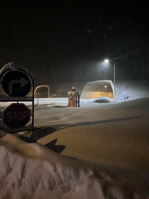 So sah die Tunnelkette im heftigsten Schneefall aus. | Foto: Bratschko