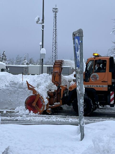 Wohin mit dem Schnee auf den Parkplätzen. Das war ein großes Thema. | Foto: Bratschko