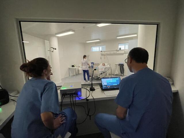 Im Trainings- und Simulationszentrum werden die Auszubildenden am Campus Leopoldstadt auf ihren beruflichen Alltag vorbereitet. | Foto: Kathrin Klemm