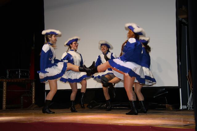 Gardemädels im Einsatz für die "Schwarze Hand".