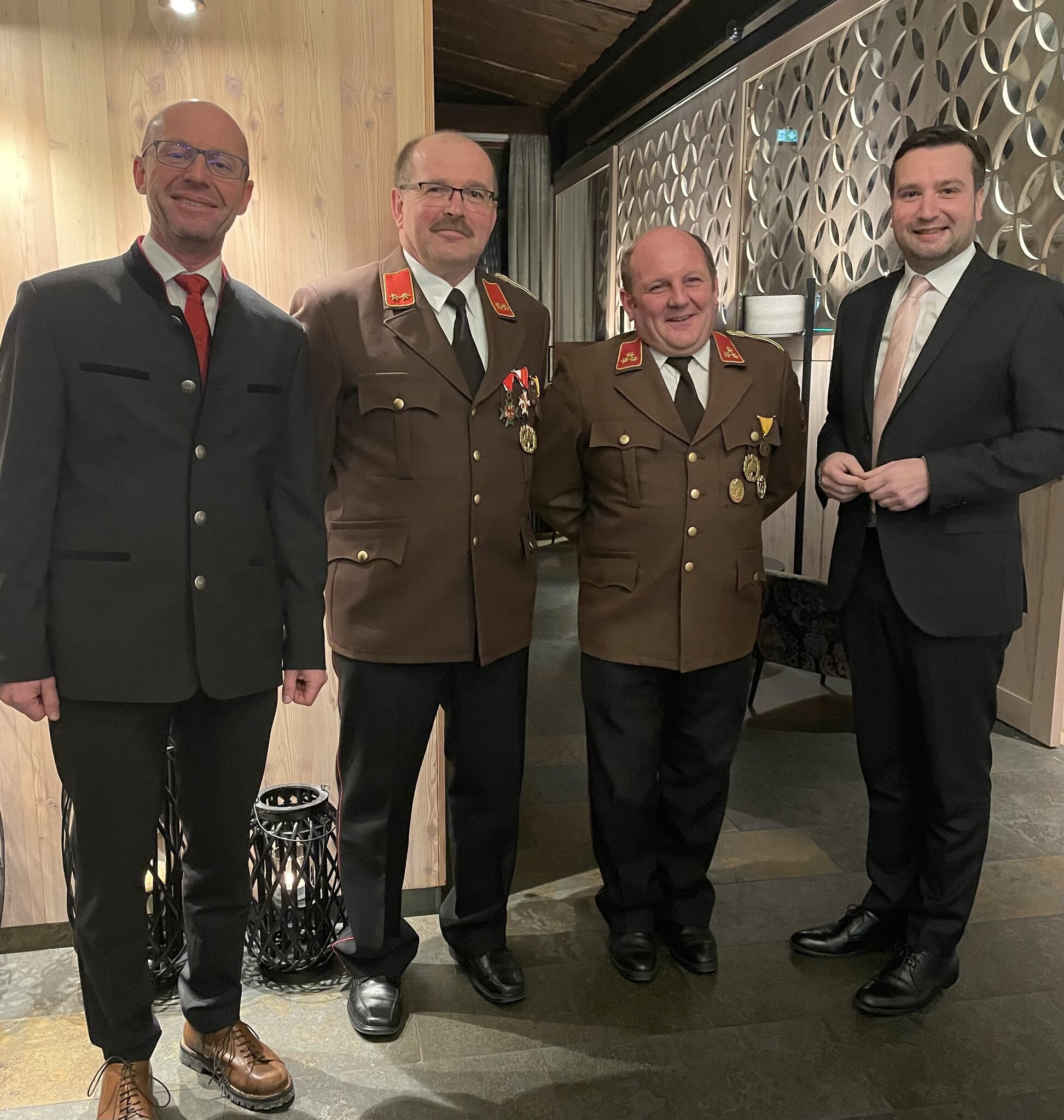 FF Zams und Zammerberg Gemeinde Zams dankte langjährigen