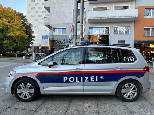 Das Auto des wegen Mordes gesuchten Serben wurde gestern Abend in der Stadt Salzburg entdeckt. | Foto: Symbolbild: sm