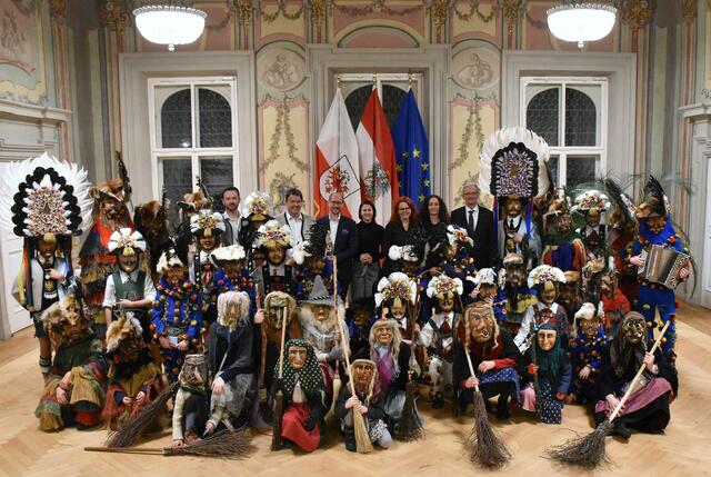 Die Rumer Muller zu Besuch bei der Tiroler Landesregierung
 | Foto: © Land Tirol/Baumegger