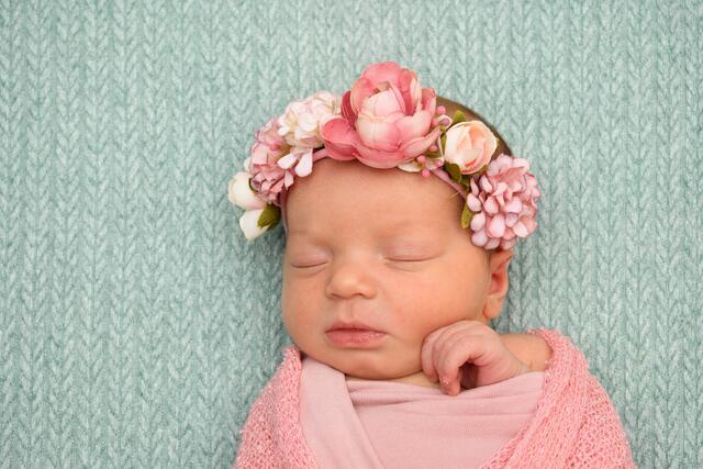 Emily
Eltern: Nina Reiter &amp; Andreas Maier, Oberwölz. Geb.-Dat.: 16. 1.; 08:20 Uhr; Gewicht: 3.590 g; Größe: 52 cm. | Foto: BabySmile