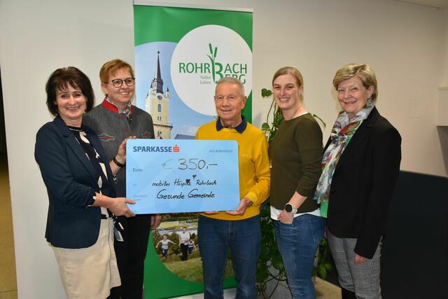 Das Hospiz-Team der Caritas Rohrbach erhielt einen Scheck in Höhe von 350 Euro. | Foto: Foto: Franz Saxinger