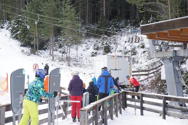 Der Hang ist freundlich zu denen, die erst mit dem Skifahren angefangen haben. Ebenso hilfsbereit ist das Liftpersonal. | Foto: Matt