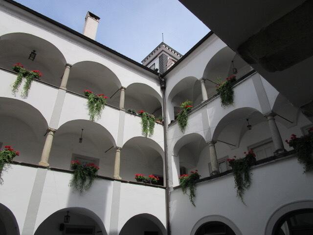 Das Mozarthaus ist mit seinem romantischen Innenhof insbesondere im Sommer ein beliebter Fotospot.  | Foto: Silvia Mayr-Pranzeneder