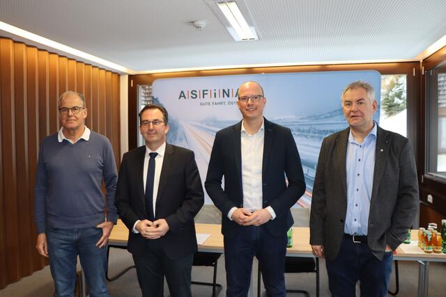 Pressekonferenz in St. Jakob am Arlberg: Die Tunnelsperren für die notwendige Sanierung sind alternativlos. | Foto: Othmar Kolp