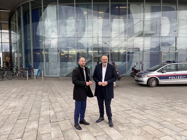 SPÖ-Landeshauptmann Hans Peter Doskozil (Burgenland) ist am Freitag mit SPÖ Landesparteivorsitzenden David Egger (li.) in Salzburg unterwegs. | Foto: Julia Hettegger