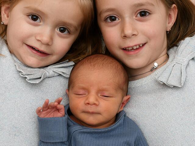 Fabio
Eltern: Kristina &amp; Harald Reumüller, Bischoffeld. Geb.-Dat.: 16. 1., 03:44 Uhr; Gewicht: 3.080 g; Größe: 53 cm. | Foto: BabySmile