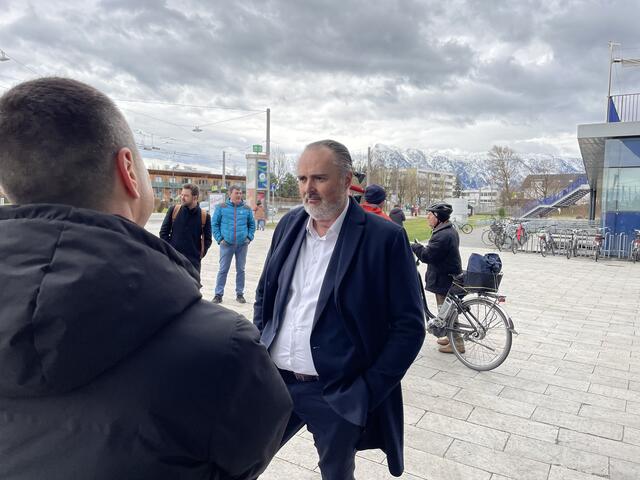 Doskozil im Gespräch mit Salzburgern | Foto: Julia Hettegger