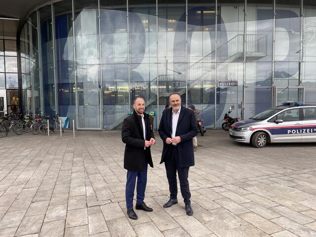 SPÖ-Landeshauptmann Hans Peter Doskozil (Burgenland) ist am Freitag mit SPÖ Landesparteivorsitzenden David Egger (li.) in Salzburg unterwegs. | Foto: Julia Hettegger