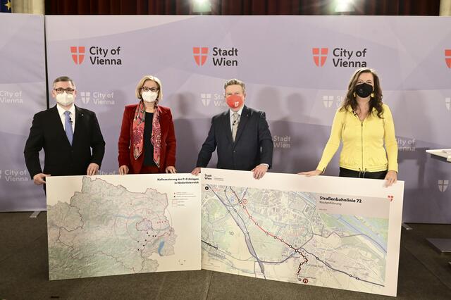 Im März 2022 kündigten NÖ-Verkehrslandesrat Ludwig Schleritzko, NÖ-Landeshauptfrau Johanna Mikl-Leitner (beide ÖVP), Wiens Bürgermeister Michael Ludwig und Mobilitätsstadträtin Ulli Sima (beide SPÖ) an, dass die 72er-Linie ab 2025 von Simmering nach Schwechat fahren soll. Dies dürfte sich jetzt nach hinten verschieben. | Foto: C.Jobst/PID