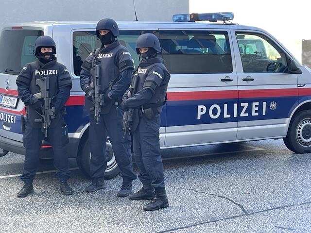 Spezialkräfte der Polizei wurden am Freitag nach Eberndorf beordert.