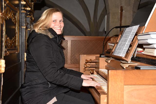 Franz Xaver Müller: Priester, Musiker, Mensch. Die szenische Lesung mit Musik und Bildern berührte in der Kirche und im Franz Xaver Müller Haus in Dimbach. An der Orgel Sonja Leimhofer.  | Foto: Robert Zinterhof