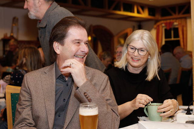 Viel Vergnügen bei der Präsentation
BGM Bernhard Moser mit Gattin Margret | Foto: Siegfried Gallhofer