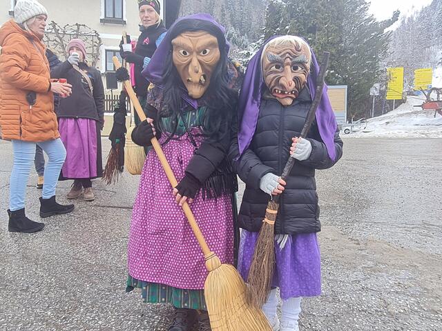 Die "kloanen" fetzigen Hexen | Foto: Pfurtscheller 