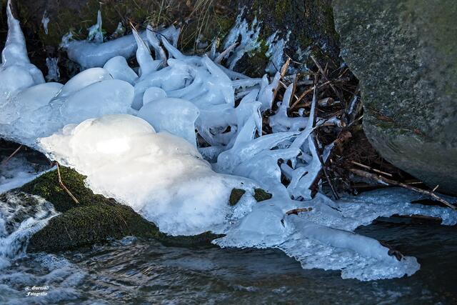 .........diese Eisschicht hat sich da gebildet ....