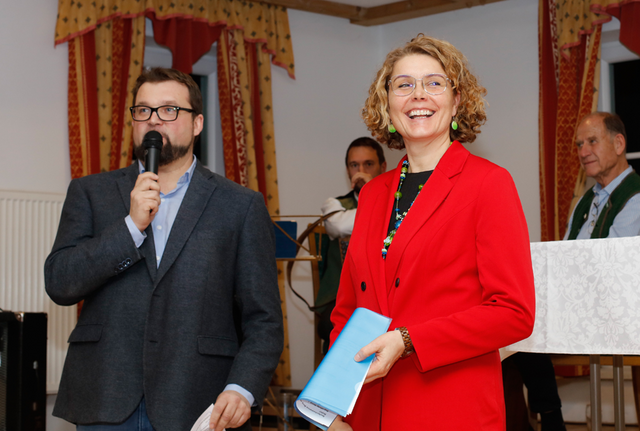 Andreas Danner, GF Gemeinde Landl KG mit Dr. Gundi Jungmeier | Foto: Siegfried Gallhofer