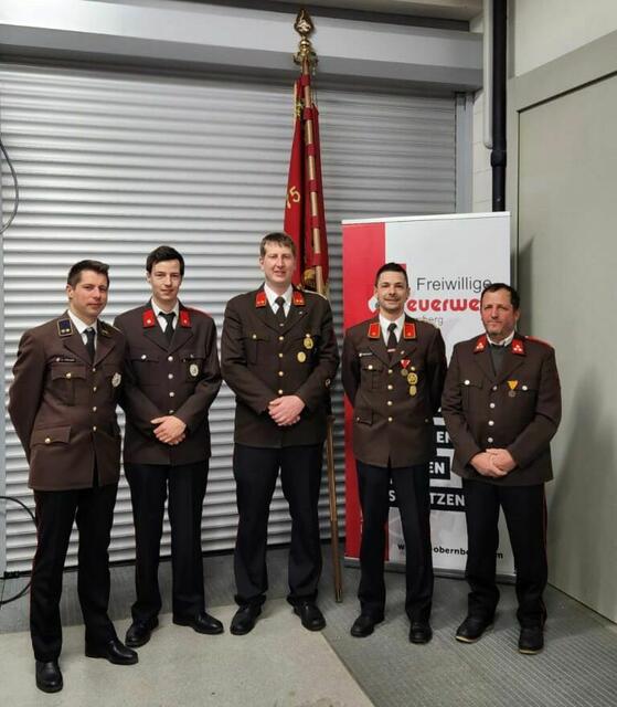 Die einstimmig gewählte Oberberger Feuerwehrspitze mit Bgm. Josef Saxer | Foto: FF Obernberg