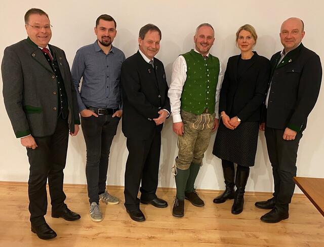 Alois Mayer, Manuel Kobald, Hubert Simbürger, Bgm. Ewald Haingartner, Nina Pölzl und Bruno Aschenbrenner. | Foto: Regionalmedien