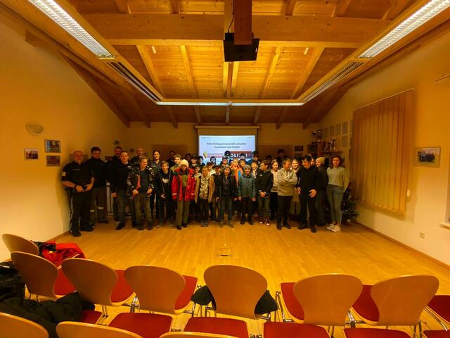 Die Freiwillige Feuerwehr Kühnsdorf mit ihrer Feuerwehrjugend war Gastgeber des Termins für den Abschnitt Jauntal. | Foto: BFKdo Völkermarkt