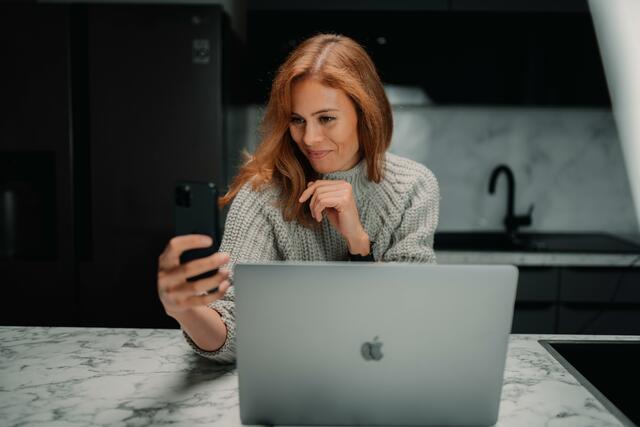 Die Möglichkeiten für das Onlinedating sind überaus zahlreich. Besonders während der Corona-Pandemie wurde vermehrt auf dieses Angebot zurückgegriffen.  | Foto: Unsplash/Jenny Ueberberg