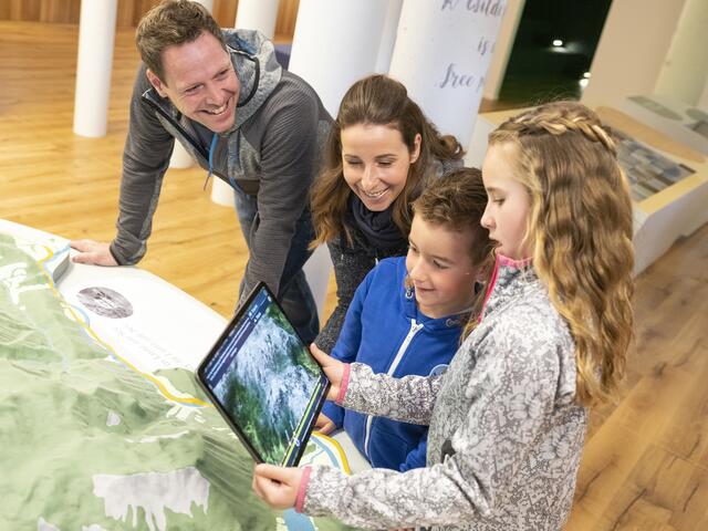 Bewusstseinbildung für die ganze Familie mit modernster Technik im Haus der Wildnis in Lunz am See | Foto: Theo Kust