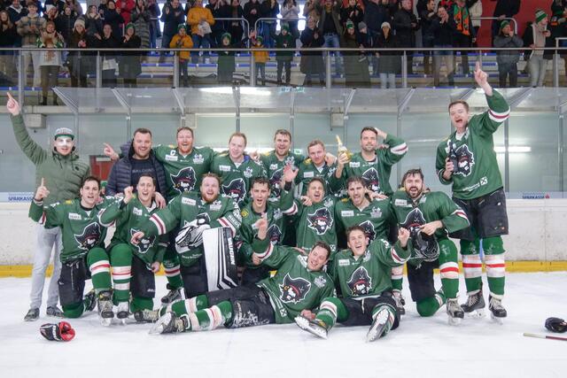 Ihr 20-jähriges Bestehen feierte der EC Teichpiraten St. Stefan/Rosental mit dem Titel in der NHL-Gruppe B. Nun geht es ins Aufstiegs-Play Off für die Gruppe A. | Foto: Teichpiraten