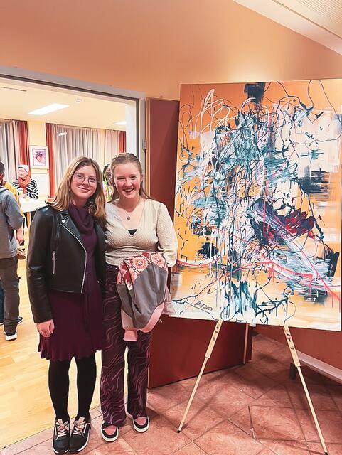 Rund 130 Kunstinteressierte strömten am 27. Jänner 2023 ins "Jufa Hotel Lungau" nach St. Michael im Lungau, um die Vernissage zur Ausstellung von Josef Maier zu besichtigen. | Foto: (c) Josef Maier
