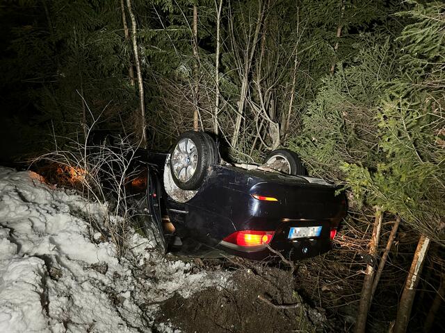 Der Tunesier war mit Sommerreifen unterwegs und kam von der Fahrbahn ab.  | Foto: ZOOM-Tirol