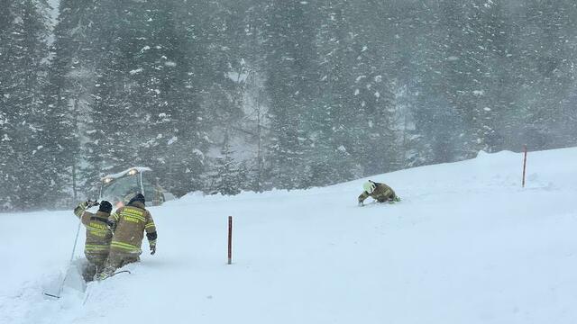 Schnee wohin das Auge reichte beim Feuerwehreinsatz im Prebergebiet, 4. Februar 2023.  | Foto: Freiwillige Feuerwehr Tamsweg