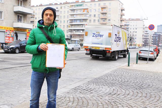 Bereits seit mehreren Jahren setzt sich Otto Mittmannsgruber für Veränderungen in der Brigittenau ein - wie hier 2013 für weniger Lärm in der Jägerstraße. | Foto: Inführ