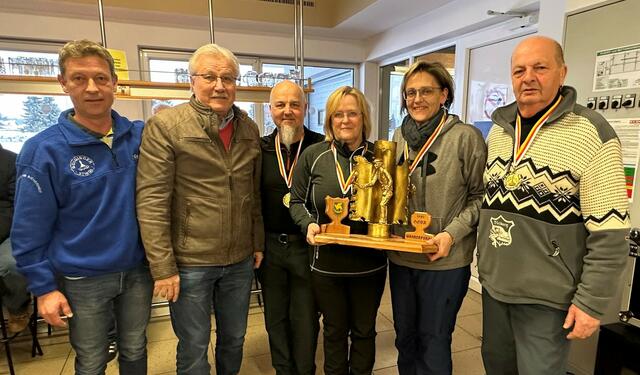 Alfred Kaimbacher, Stefan Visotschnig, Christian Hirm, Eva Hirm, Alexandra Gerstl und Gottfried Kolesnik bei der Siegerehrung (v. li.) | Foto: Privat