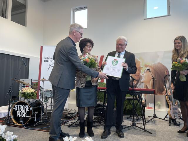 Heinz Paier (l.) mit seinen Eltern Seniorchefs Gertrude und Heinz Paier. | Foto: Janine Senger