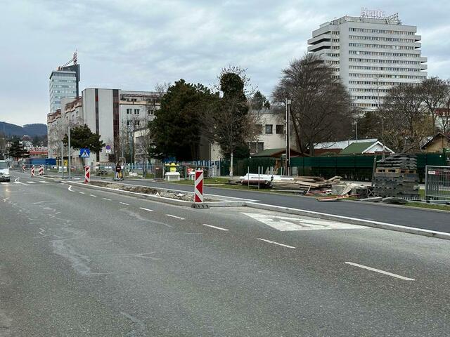 In der Lorenz-Müller-Gasse wird gebaut. Bis April soll der Radweg zwischen Adalbert-Stifter-Straße und Heiligenstädter Brücke fertig sein. | Foto: BV20