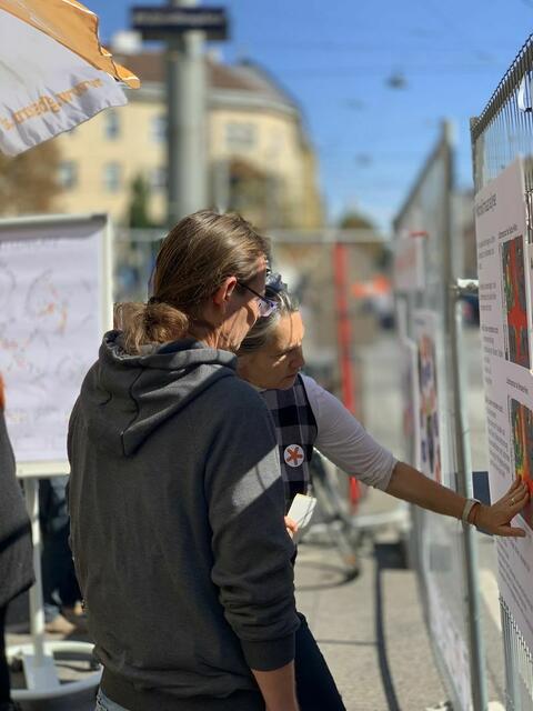 Die Ideen für einen neuen Quellenplatz interessierte viele Favoritnerinnen und Favoritner. | Foto: gb*
