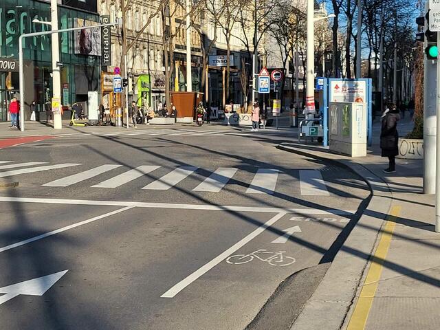 Die Anbindung vom Gürtel in den sechsten Bezirk ist problematisch. Bei der Mariahilfer Straße endet der Radweg plötzlich.  | Foto: Salme Taha Ali Mohamed 