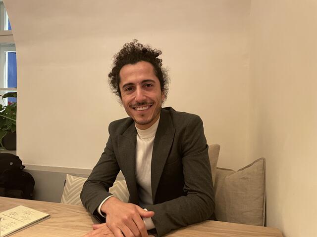 "Ich bin der, den jeder Politiker kennt", steht auf der Website des Grazers Omar Khir Alanam. Was es damit auf sich hat, erläutert er im Gespräch mit MeinBezirk.at  | Foto: MeinBezirk