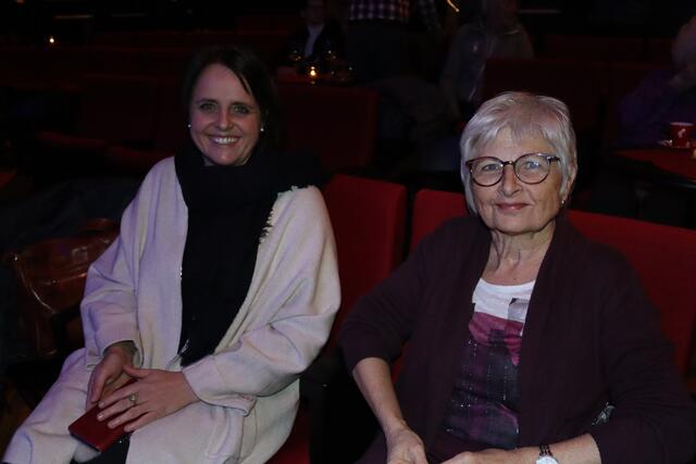 Die beiden Gemeinderätinnen Verena Netzer und Monika Rotter.  | Foto: Elisabeth Zangerl 