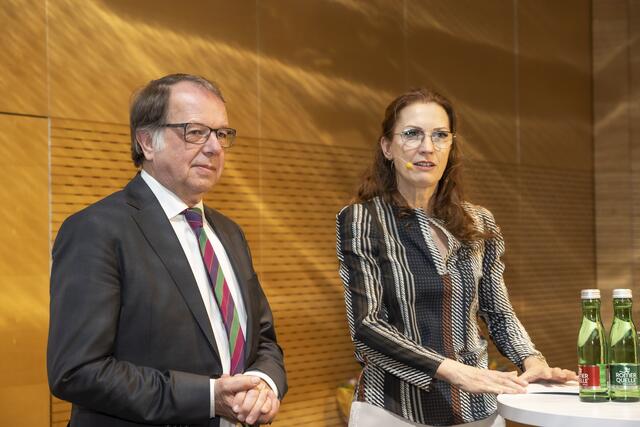 PLUS-Rektor Hendrik Lehnert im Interview mit IV-Salzburg-GF Irene Schulte | Foto:  IV-Salzburg/Kolarik