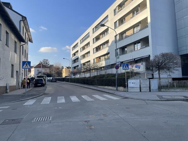 Die Einfahrt in die Rudolf-Waisenhorn-Gasse.  | Foto: Lisa Kammann