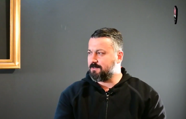 Kahraman soll eng mit dem mutmaßlichen Täter befreundet gewesen sein.
 | Foto: Screenshot Ostbahn XI TV/YouTube