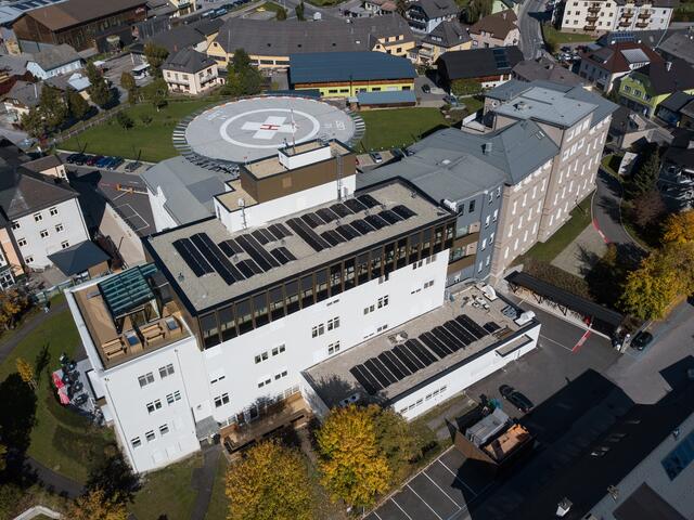  Luftbild der Landesklinik Tamsweg. | Foto: © SALK/Christoph Reich