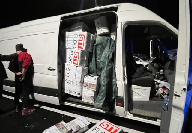 Festnahme durch Spezialkräfte des LKA Burgenland und der schnellen Interventionsgruppe an der Grenze in Nickelsdorf. | Foto: Polizei